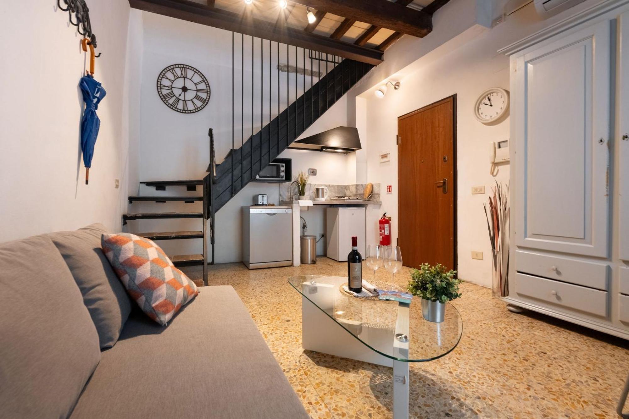 F1 - Santa Croce One Bedroom Apartment For Couples 피렌체 외부 사진
